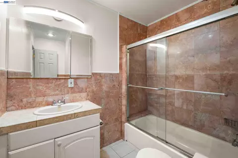 Bath - 8591 Beverly Ln, Dublin, CA 94568 photo 1 of 6