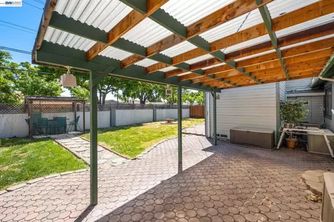 Exterior - 8591 Beverly Ln, Dublin, CA 94568 photo 5 of 7