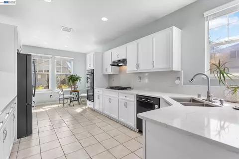 Kitchen - 11 Fallen Leaf, Rodeo, CA 94572 photo 1 of 2