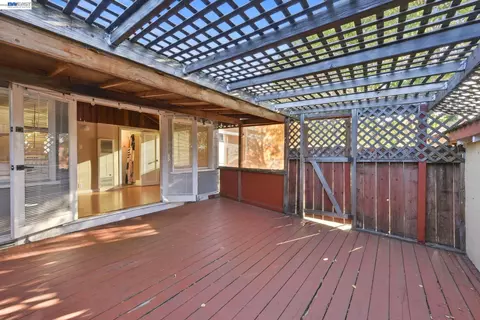Exterior - 1384 Graff Ave, San Leandro, CA 94577 photo 8 of 11
