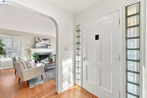 Entry Way - 1384 Graff Ave, San Leandro, CA 94577 photo 1 of 1