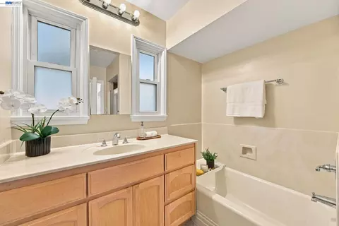Bath - 1384 Graff Ave, San Leandro, CA 94577 photo 2 of 3
