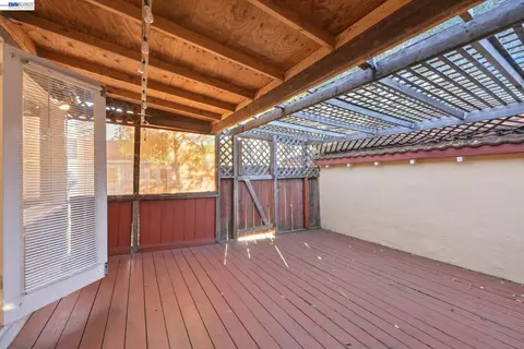 Exterior - 1384 Graff Ave, San Leandro, CA 94577 photo 9 of 11