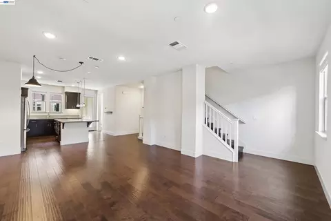 Living - 457 Diller St, Alameda, CA 94501 photo 4 of 6