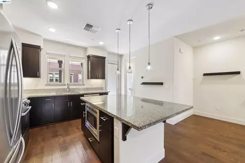 Kitchen - 457 Diller St, Alameda, CA 94501 photo 3 of 6
