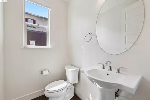 Entry Way - 457 Diller St, Alameda, CA 94501 photo 1 of 2