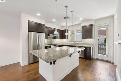 Kitchen - 457 Diller St, Alameda, CA 94501 photo 2 of 6