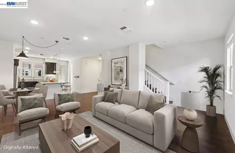 Living - 457 Diller St, Alameda, CA 94501 photo 3 of 6