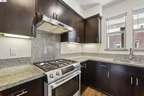 Kitchen - 457 Diller St, Alameda, CA 94501 photo 4 of 6
