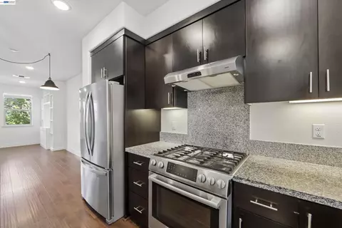 Kitchen - 457 Diller St, Alameda, CA 94501 photo 6 of 6