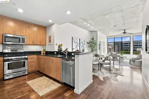 Kitchen - 288 3rd St #408, Oakland, CA 94607 photo 4 of 4