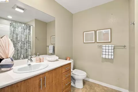 Bath - 288 3rd St #408, Oakland, CA 94607 photo 2 of 6