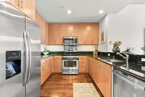 Kitchen - 288 3rd St #408, Oakland, CA 94607 photo 1 of 4