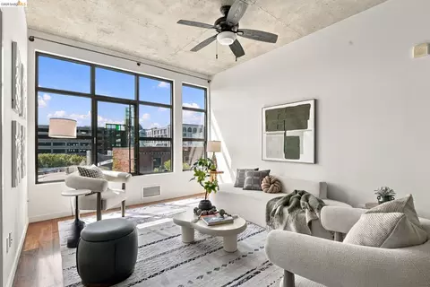 Living - 288 3rd St #408, Oakland, CA 94607 photo 2 of 4
