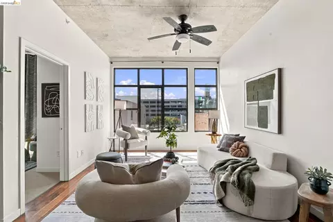 Living - 288 3rd St #408, Oakland, CA 94607 photo 1 of 4