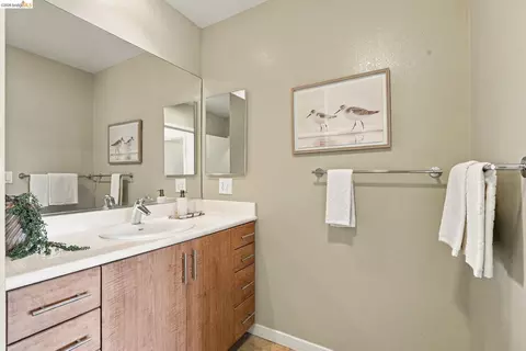 Bath - 288 3rd St #408, Oakland, CA 94607 photo 5 of 6