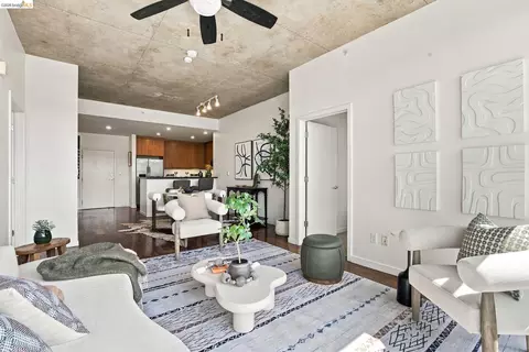 Living - 288 3rd St #408, Oakland, CA 94607 photo 3 of 4