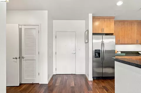 Entry Way - 288 3rd St #408, Oakland, CA 94607 photo 1 of 3