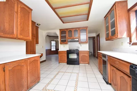 Kitchen - 3716 Viader Dr, Modesto, CA 95356 photo 1 of 5