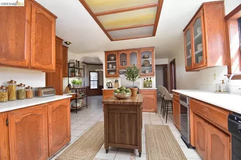 Kitchen - 3716 Viader Dr, Modesto, CA 95356 photo 2 of 5