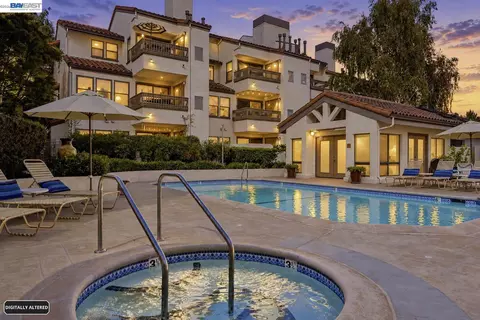 1225 S Villa Way, Walnut Creek, CA 94595