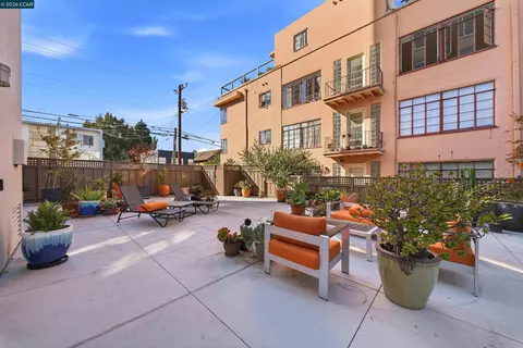 Exterior - 2550 Dana #3H, Berkeley, CA 94704 photo 1 of 3