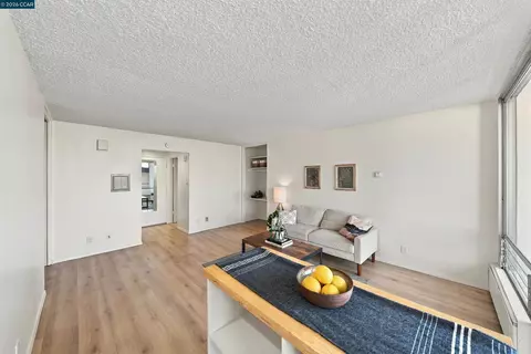 Living - 2550 Dana #3H, Berkeley, CA 94704 photo 4 of 4