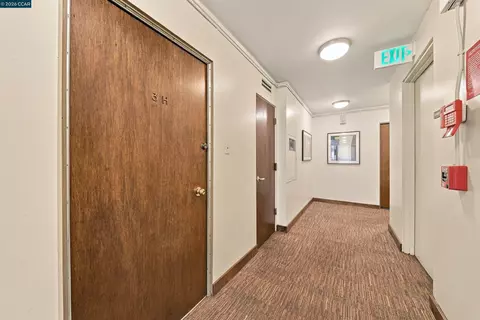 Entry Way - 2550 Dana #3H, Berkeley, CA 94704 photo 1 of 2