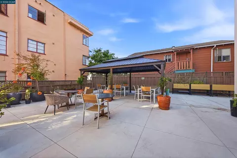 Exterior - 2550 Dana #3H, Berkeley, CA 94704 photo 2 of 3