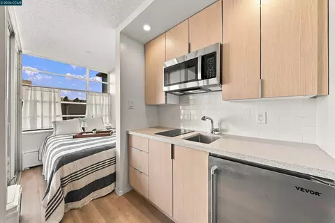 Kitchen - 2550 Dana #3H, Berkeley, CA 94704 photo 1 of 1