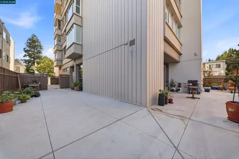 Exterior - 2550 Dana #3H, Berkeley, CA 94704 photo 3 of 3