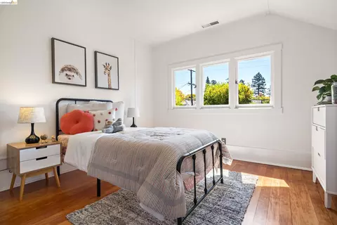 Bedroom - 2731 Prince St, Berkeley, CA 94705 photo 4 of 5