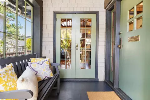 Entry Way - 2731 Prince St, Berkeley, CA 94705 photo 5 of 7