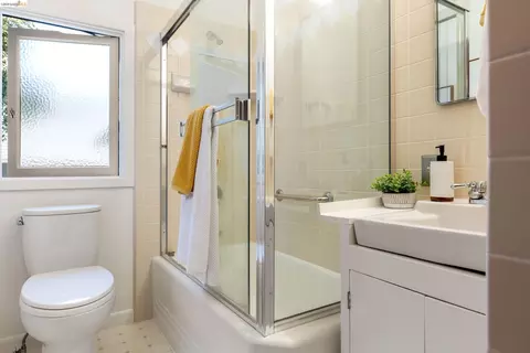 Bath - 2731 Prince St, Berkeley, CA 94705 photo 1 of 3
