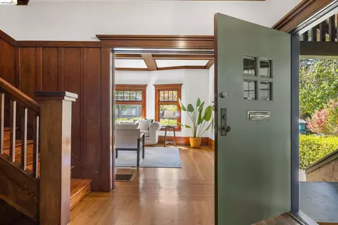 Entry Way - 2731 Prince St, Berkeley, CA 94705 photo 2 of 7