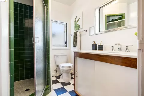 Bath - 2731 Prince St, Berkeley, CA 94705 photo 2 of 3
