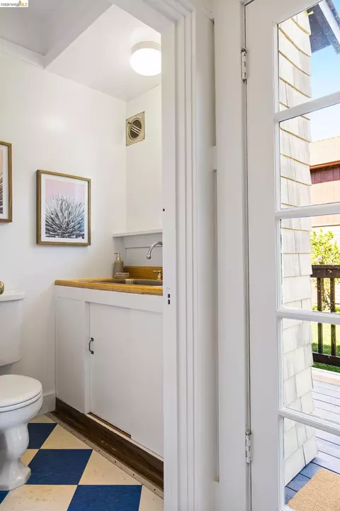 Bath - 2731 Prince St, Berkeley, CA 94705 photo 3 of 3