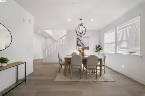 Dining - 479 Diller St, Alameda, CA 94501 photo 1 of 2