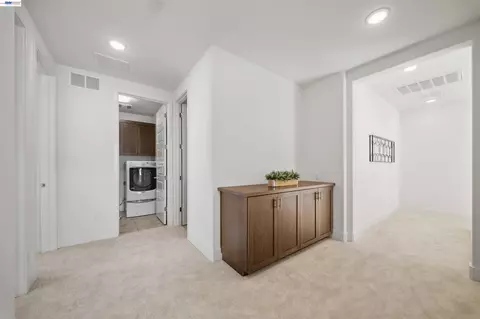 Entry Way - 479 Diller St, Alameda, CA 94501 photo 3 of 3