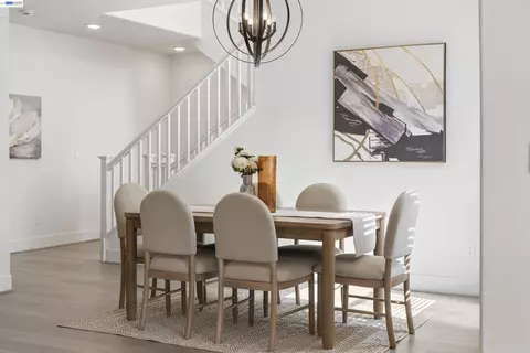 Dining - 479 Diller St, Alameda, CA 94501 photo 2 of 2