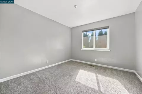 Bedroom - 1880 Premier Pl, Concord, CA 94520 photo 6 of 6