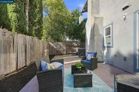 Exterior - 1880 Premier Pl, Concord, CA 94520 photo 3 of 5