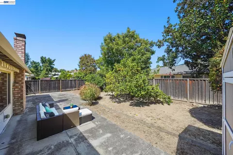 Exterior - 38660 Moore Dr, Fremont, CA 94536 photo 2 of 7