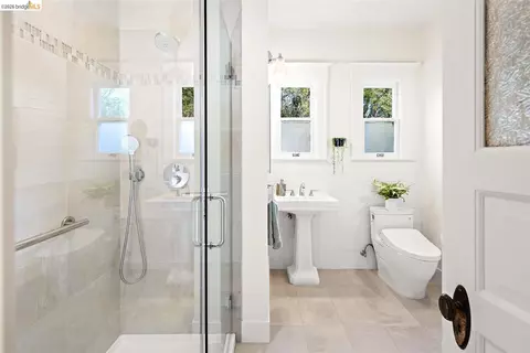 Bath - 2259 Derby St, Berkeley, CA 94705 photo 3 of 3