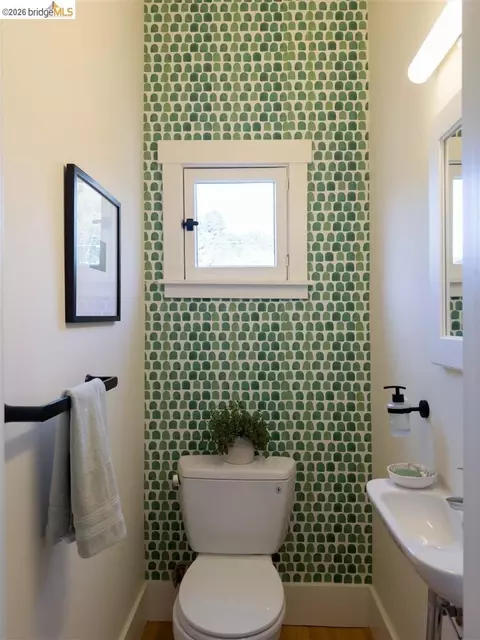 Bath - 2259 Derby St, Berkeley, CA 94705 photo 1 of 3