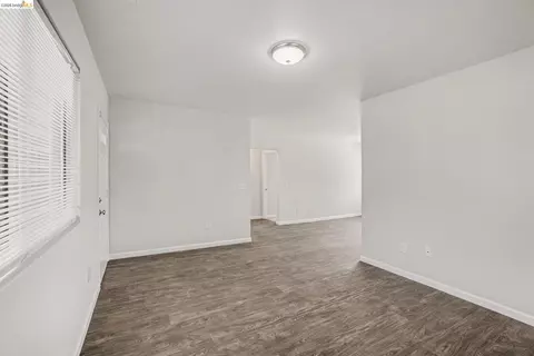 Living - 206 E 16th St, Pittsburg, CA 94565 photo 3 of 4