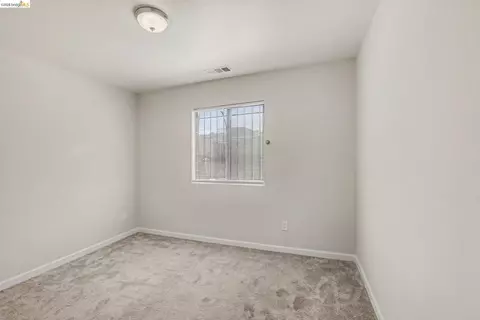 Bedroom - 206 E 16th St, Pittsburg, CA 94565 photo 3 of 4