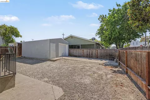 Exterior - 206 E 16th St, Pittsburg, CA 94565 photo 5 of 5