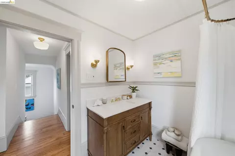 Bath - 2343 Roosevelt Ave, Berkeley, CA 94703 photo 2 of 2