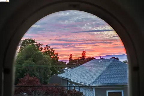 View/Area - 2343 Roosevelt Ave, Berkeley, CA 94703 photo 2 of 9